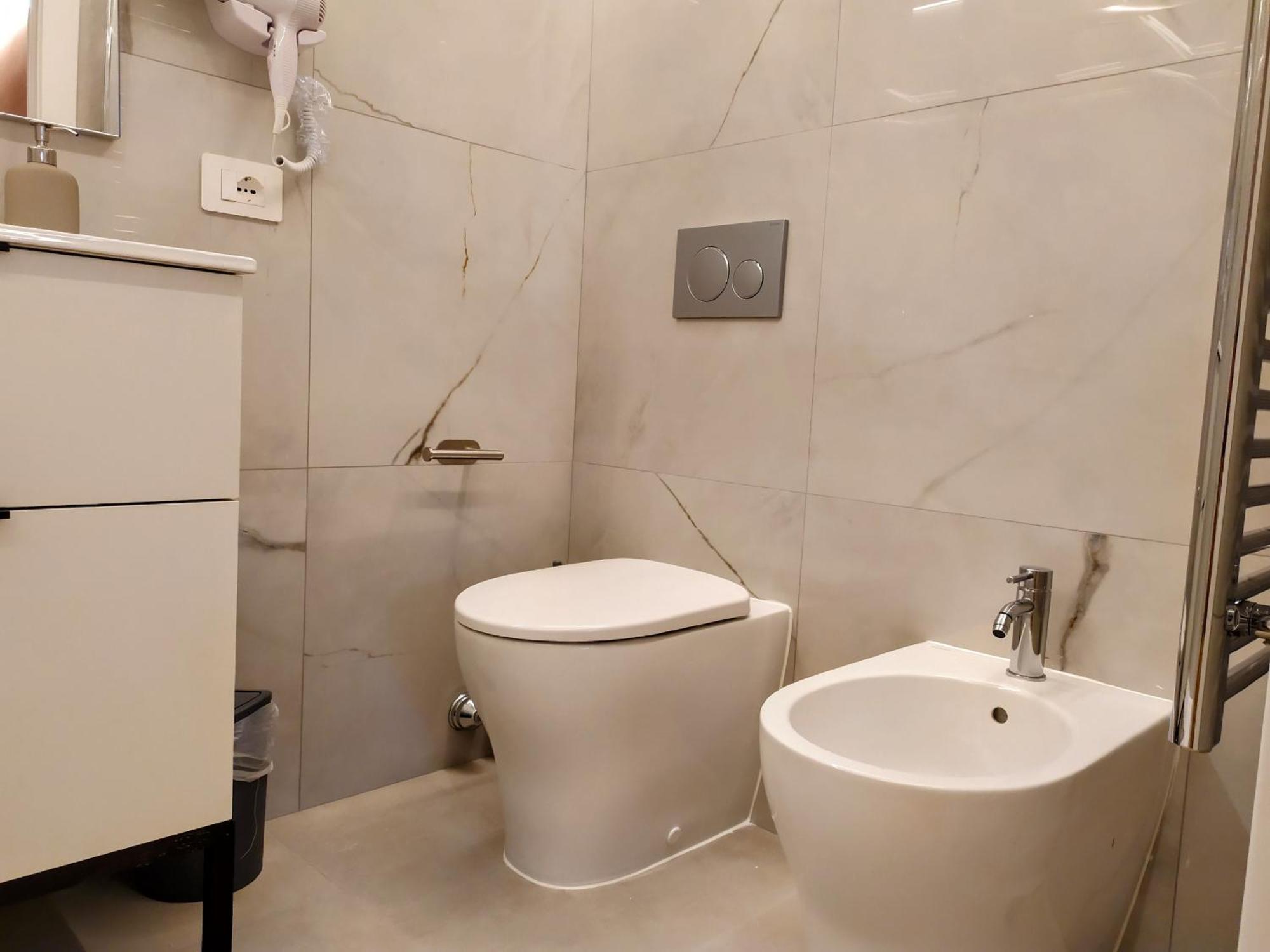 Mako Suites - Centro E Stazione Монца Екстериор снимка