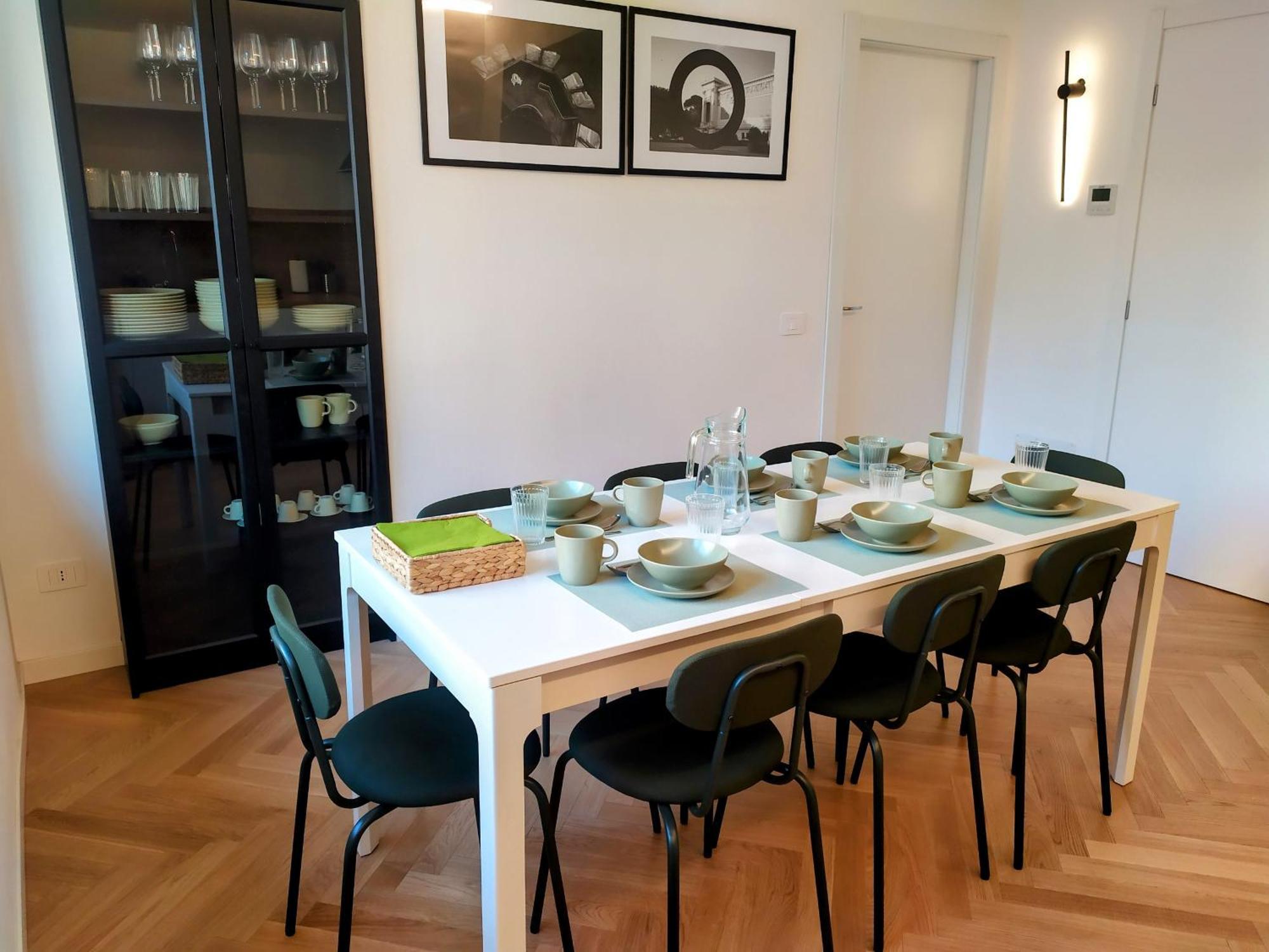 Mako Suites - Centro E Stazione Монца Екстериор снимка