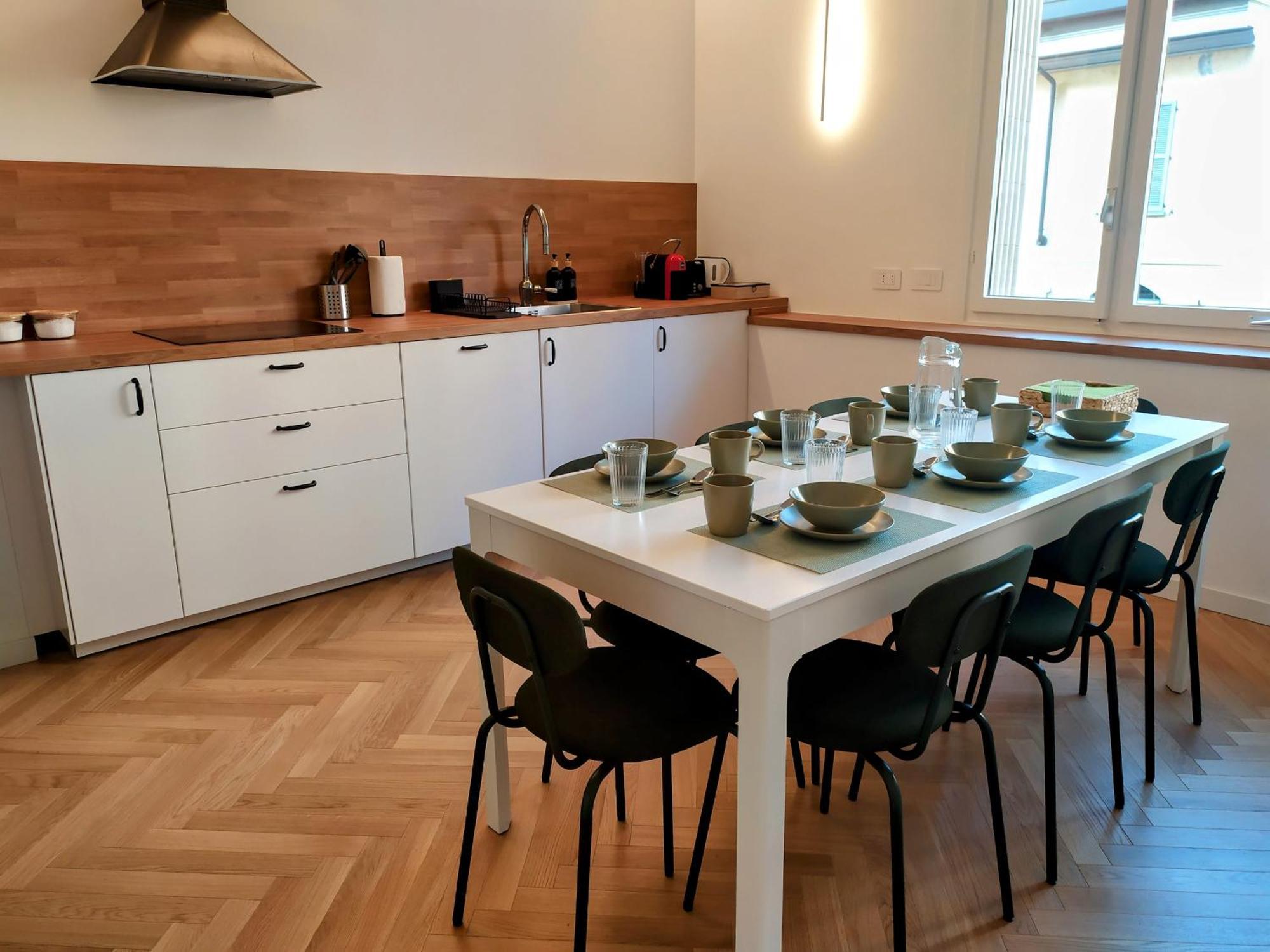 Mako Suites - Centro E Stazione Монца Екстериор снимка