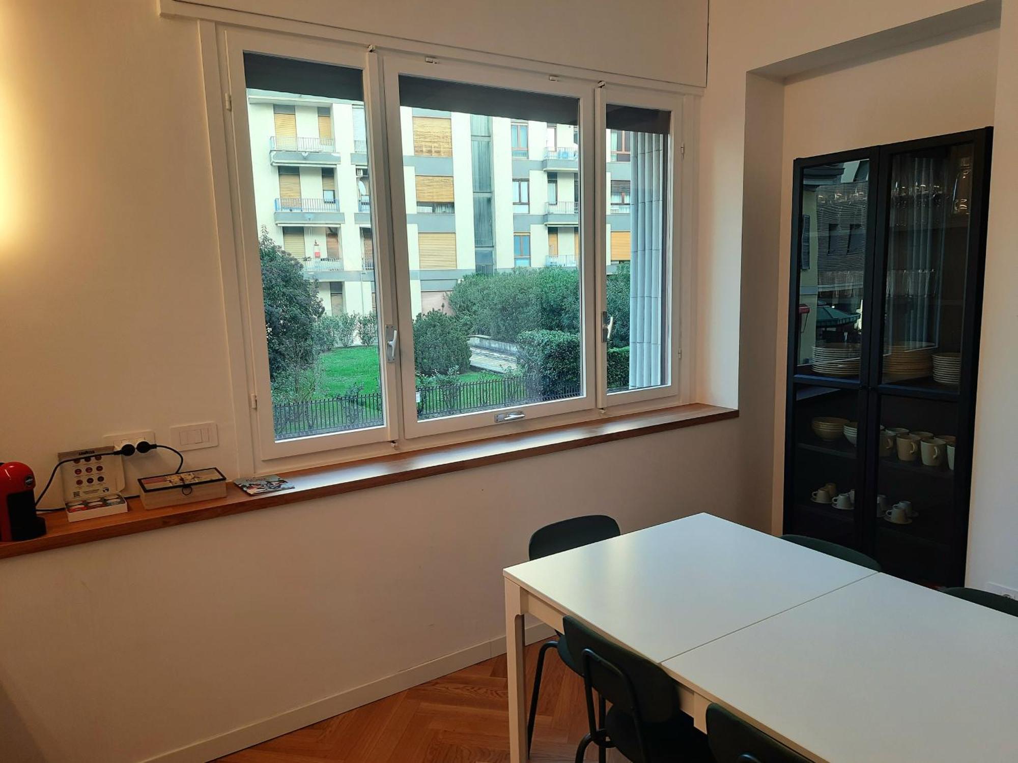 Mako Suites - Centro E Stazione Монца Екстериор снимка